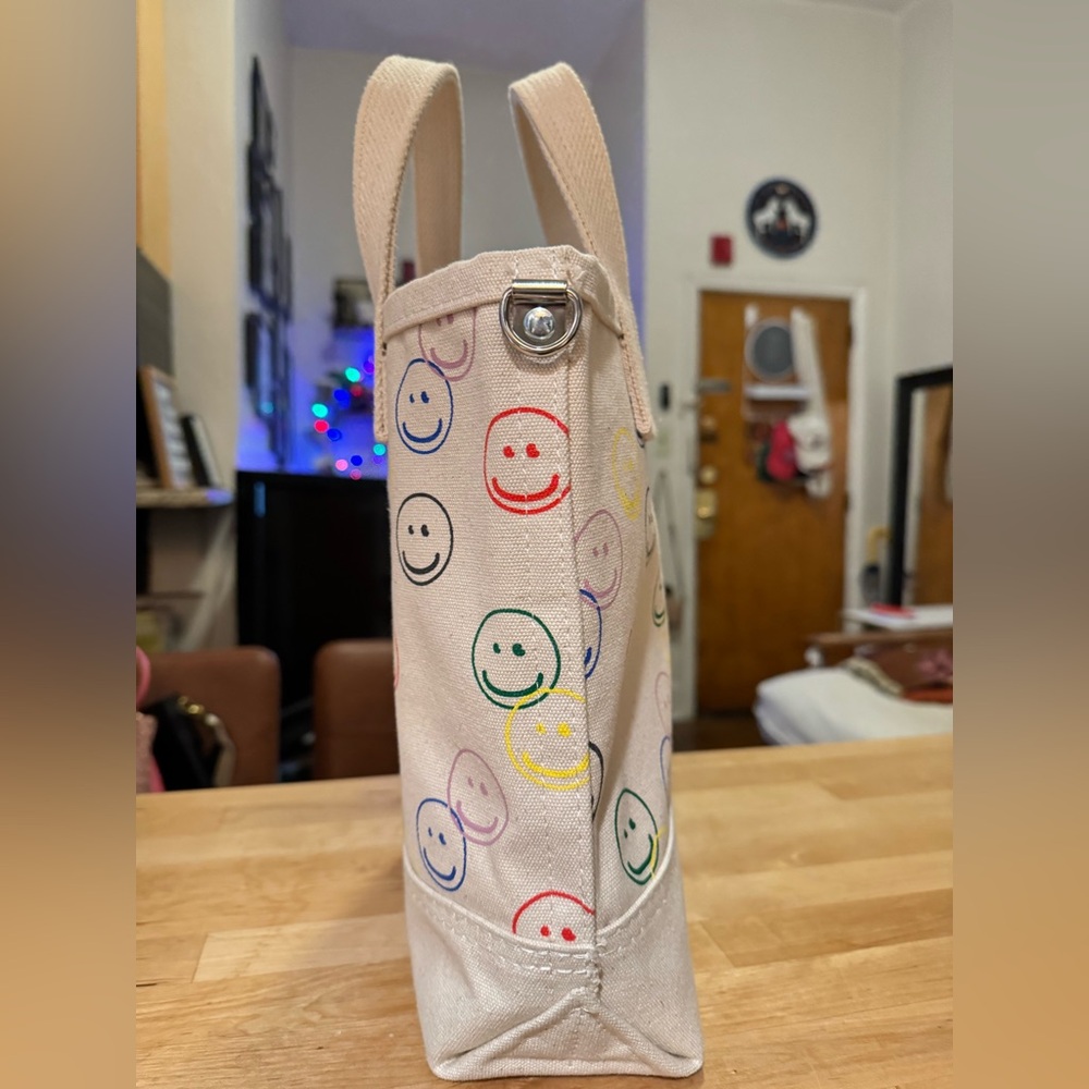 KULE Smiley Face Canvas Bucket Bag NWOT - Picture 4 of 7